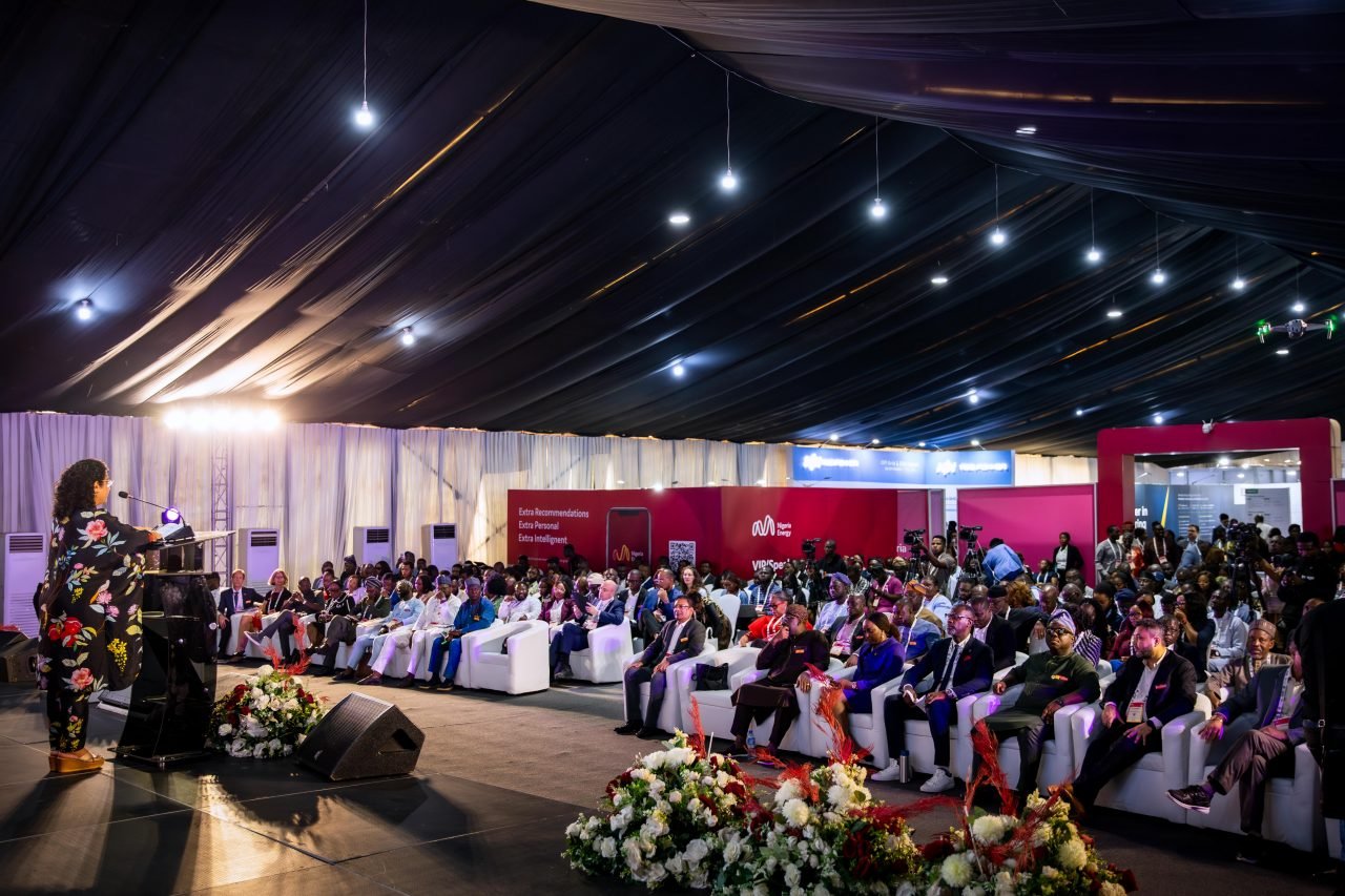 Two exhibitors networking