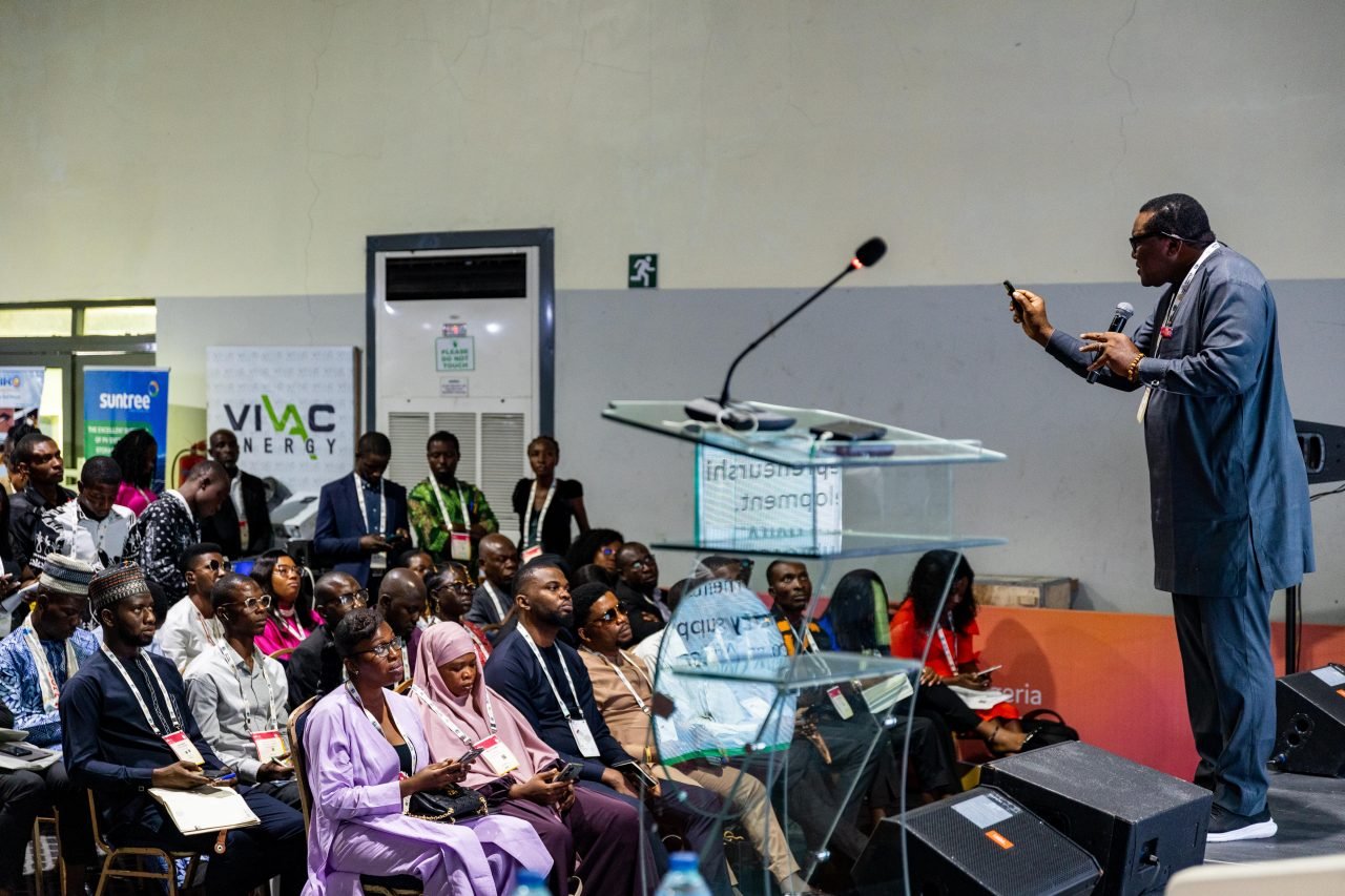 Audience engaging at Leadership Summit